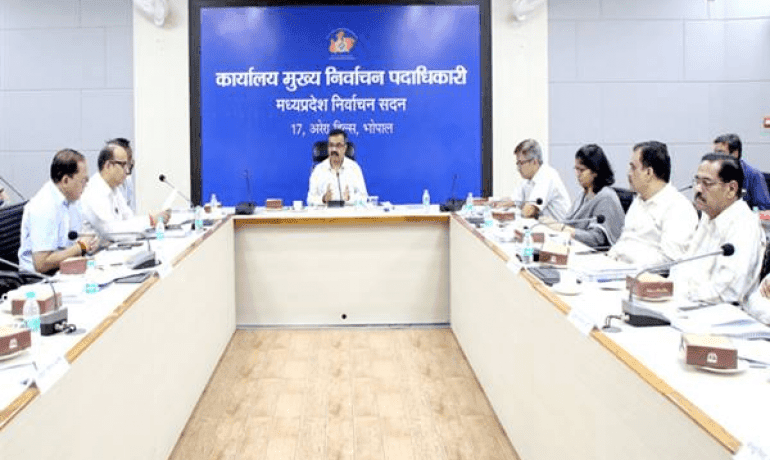 मुख्य निर्वाचन पदाधिकारी ने मान्यता प्राप्त राष्ट्रीय राजनीतिक दलों के साथ की बैठक