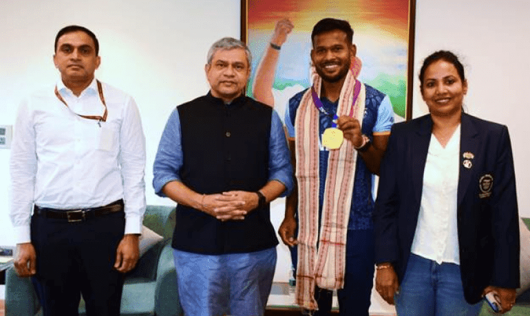 अश्विनी वैष्णव ने 19वें एशियाई खेलों में भाग लेने वाले भारतीय दल के रेलवे खिलाड़ियों को बधाई दी