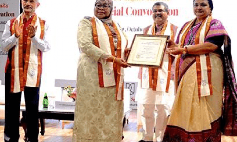 जवाहरलाल नेहरू विश्वविद्यालय ने तंजानिया की राष्ट्रपति डॉ. सामिया सुलुहु हसन को डॉक्टरेट की मानद उपाधि से सम्मानित किया