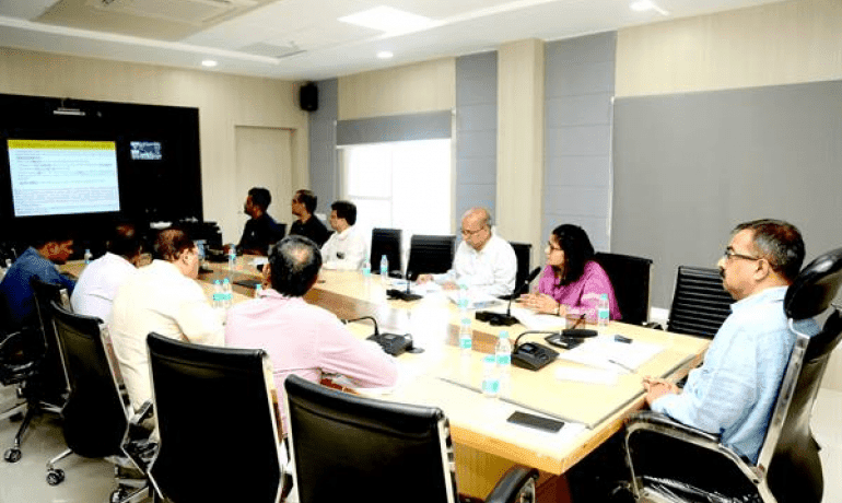 80 वर्ष या इससे अधिक आयु के वरिष्ठ और दिव्यांग मतदाताओं को मिलेगी पोस्टल बैलेट से मतदान करने की सुविधा