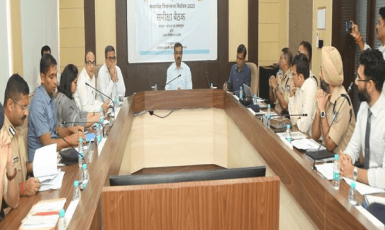 स्वतंत्र, निष्पक्ष एवं शांतिपूर्ण निर्वाचन के लिए आदर्श आचरण संहिता का सख्ती से कराएं पालन : अनुपम राजन