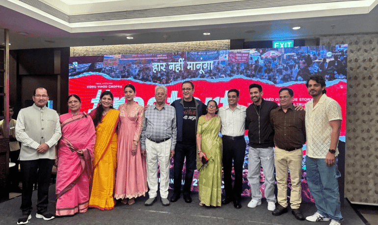 रियल-लाइफ और रील-लाइफ: मनोज कुमार और श्रद्धा कुमार 12वीं फेल को बढ़ावा देने के लिए एकजुट हुए