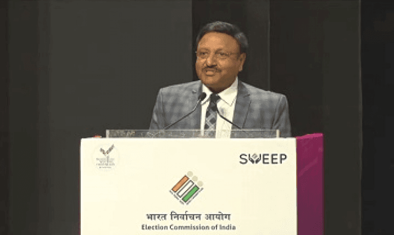 निर्वाचन आयोग युवा मतदाताओं को ध्‍यान में रखते हुए से मतदाता सूची संशोधन के लिए विशेष अभियान शुरू करेगा