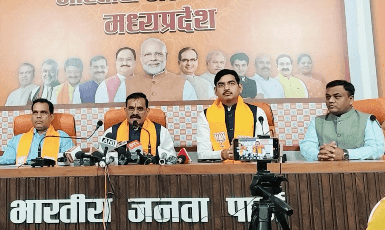 हम राम प्रेमी इसलिए राम के पोस्टर लगा रहे वे बाबर प्रेमी बाबर का पोस्टर लगाये – विष्णुदत्त शर्मा