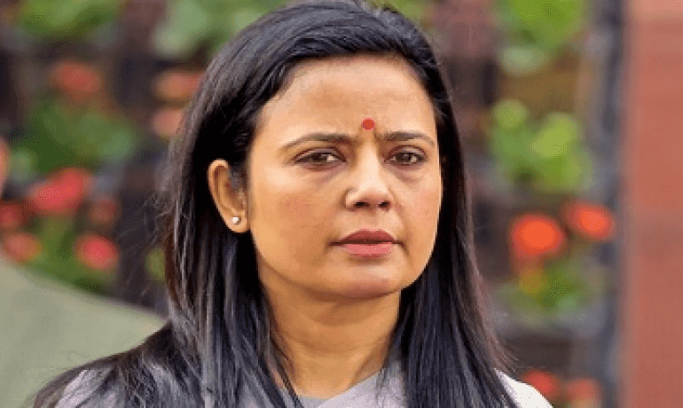 लोकसभा आचार समिति ने सांसद महुआ मोइत्रा के खिलाफ सवाल पूछने के बदले धन लेने के आरोपों पर रिपोर्ट को स्‍वीकार किया