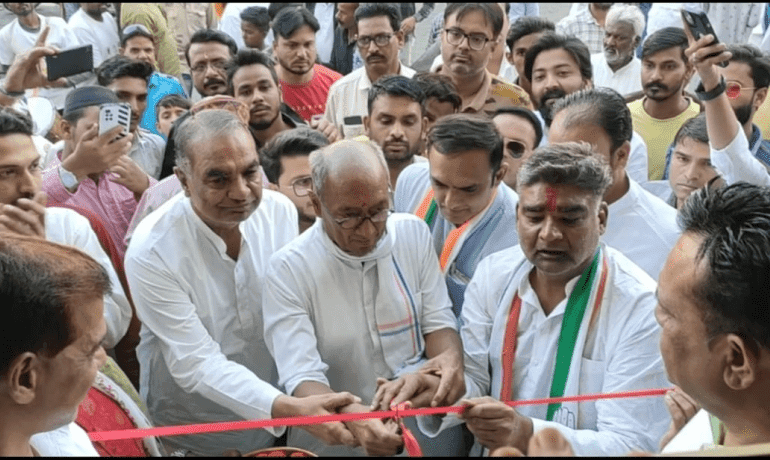 कांग्रेस प्रत्याशी मनोज शुक्ला का नरेला विधानसभा क्षेत्र में खुला चुनाव कार्यालय