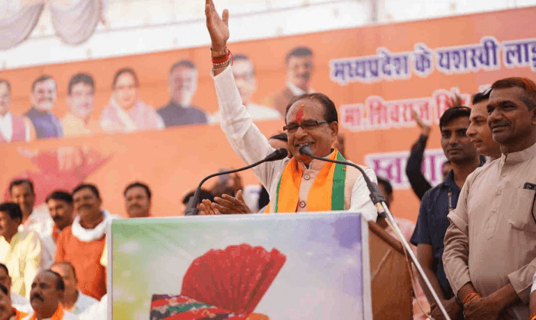 आटे को लीटर में तोलने वाले और धान का खेत काटने कांग्रेसी, जमीनी वास्तविकता से परिचित नहीं – शिवराज सिंह चौहान