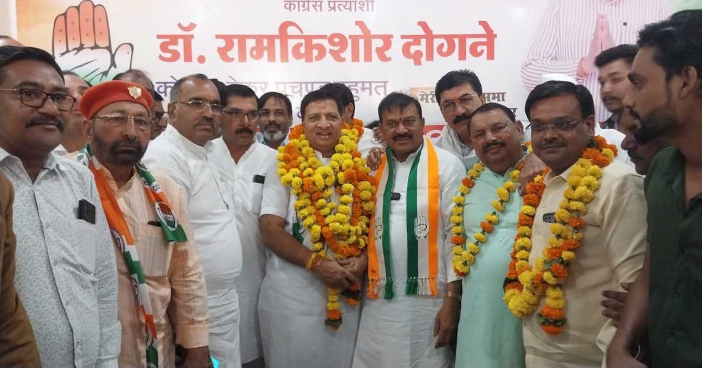 कांग्रेस ने जैन का माला पहनाकर किया स्वागत