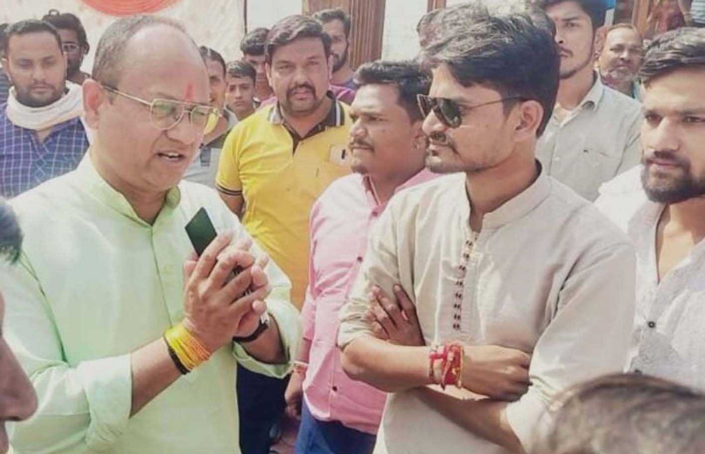 विधायक शाह के घर पहुंची करणी सेना, संजय शाह ने मांगी माफी