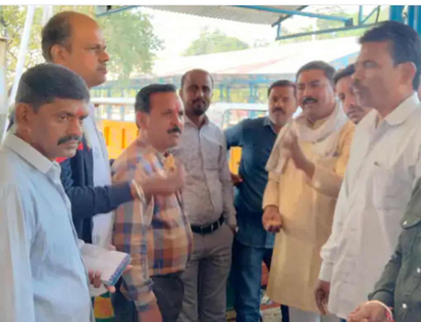 दीपावली के बाद शुभ मुहूर्त में शुरू हुई खरीदी