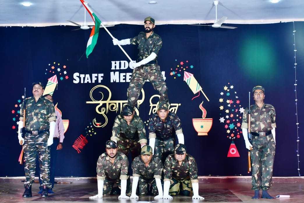 सांस्कृतिक कार्यक्रमों की दी प्रस्तुति