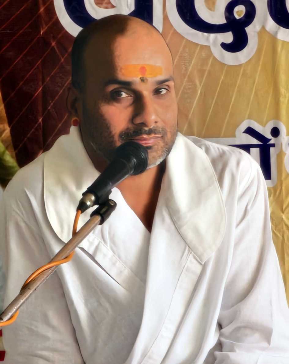 दादा गुरू के आशीर्वचन सुनने उमड़े श्रद्धालु