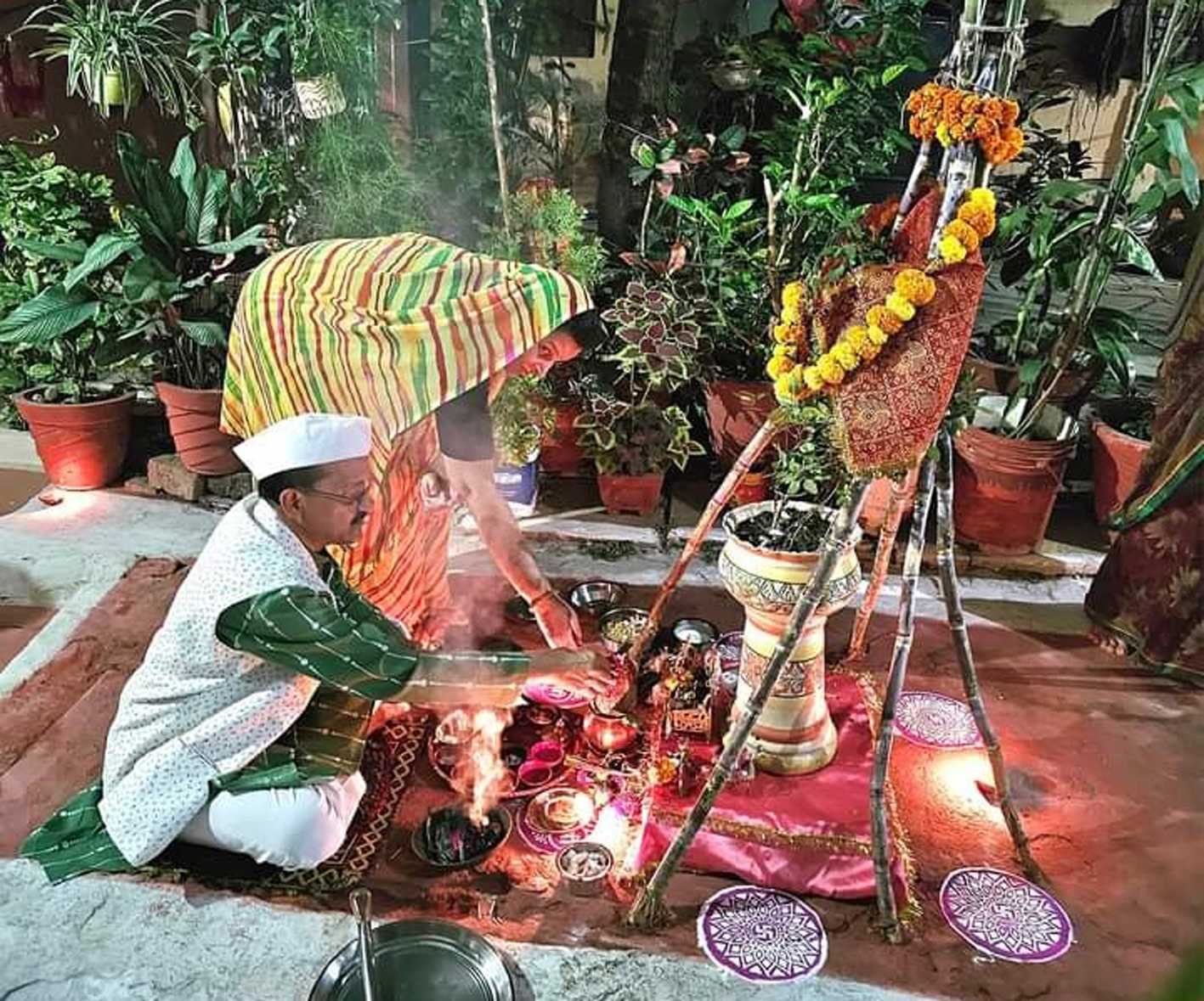 शुभ मुहूर्त में घरों घर उठे देव, लगे जयकारें