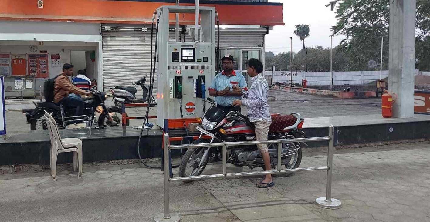 बगैर पीयूसी प्रमाण-पत्र के दौड़ रहे वाहन