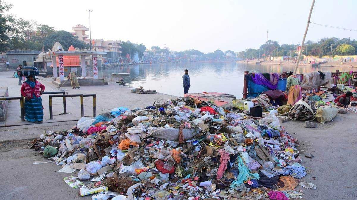 कार्तिक पूर्णिमा का पर्व स्‍नान 27 नवंबर को, श‍िप्रा नदी से निकाला डंपरभर कचरा