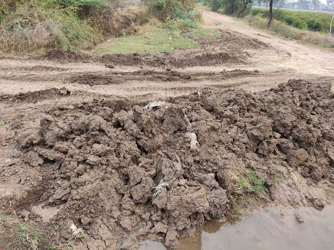 नहर का कुलावा बंद होने से रेहटाखुर्द के किसान हो रहे परेशान