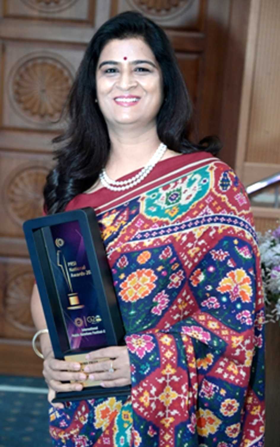 स्वास्थ्य देखभाल सेवाओं में उत्कृष्ट पहल के लिए डॉ.रचना दुबे पुरस्कृत