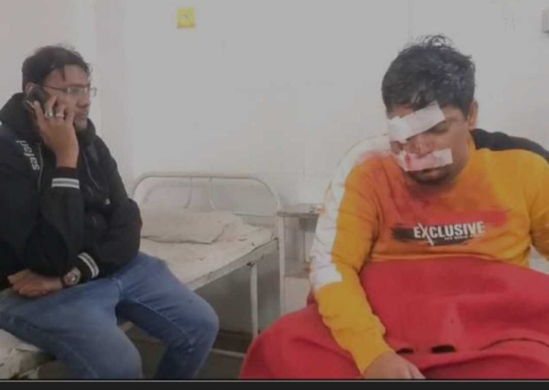 कार सवारों से लूट, हाइवे पर पिटाई कर जेवर, नगदी छीनी, हैदराबाद जा रहे थे युवक