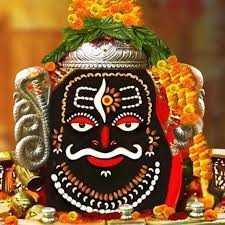 महाकाल के दरबार में हुई दीपोत्सव की शुरुआत, बाबा का अभिषेक कर जलाई गई फुलझड़ियां