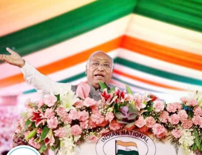 तेलंगाना के लोगों को सामाजिक न्याय दिलाने के लिए कटिबद्ध है कांग्रेस : खडग़े