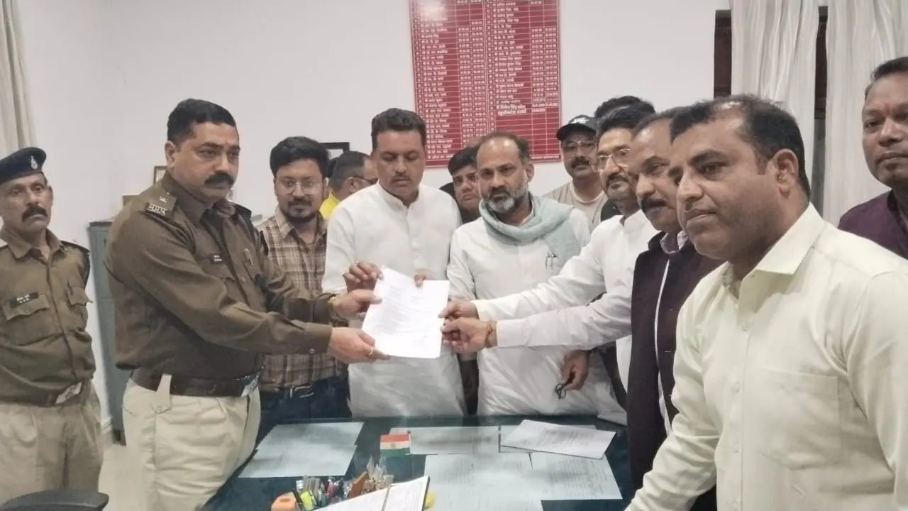 कांग्रेस नेता ने भाजपा प्रत्याशी के भाई पर गोली मारने की धमकी देने के गंभीर आरोप लगाये
