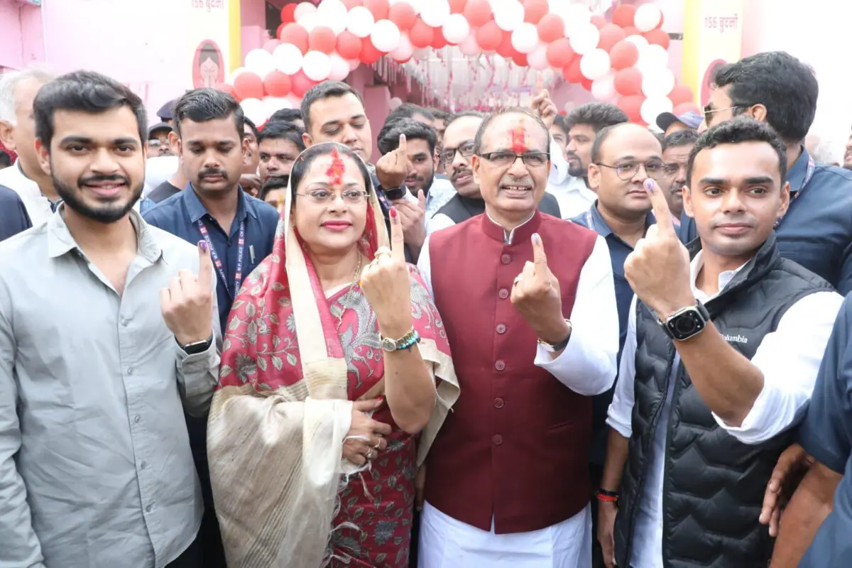 शिवराज सिंह चौहान, नरोत्तम मिश्रा, कमलनाथ, कैलाश विजयवर्गीय, कमल पटेल, सज्जन सिंह वर्मा, नकुल नाथ सहित कई दिग्गजों ने डाला वोट
