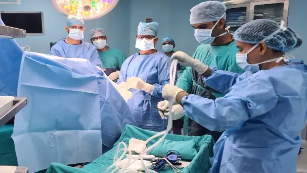 एम्स के डॉक्टरों का कमाल, पियानो बजाता रहा मरीज, डॉक्टर्स ने ब्रेन से निकाला ट्यूमर