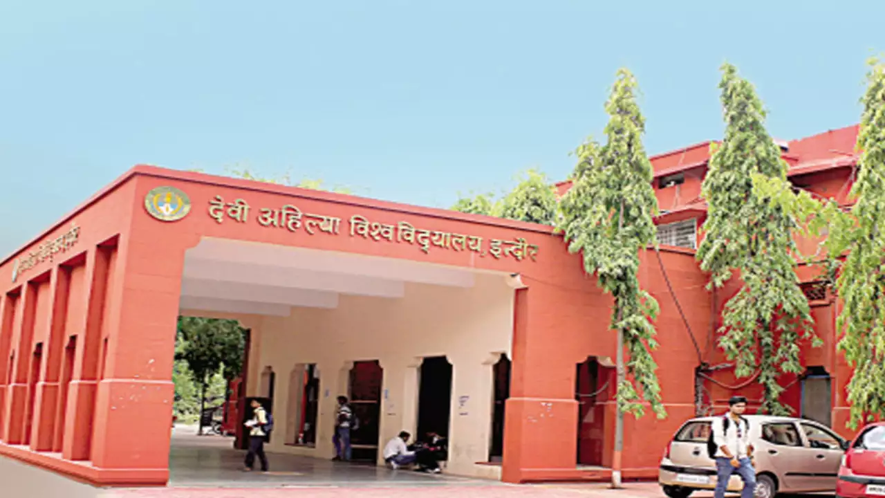 राष्ट्रपति द्रोपदी मुर्मु से विद्यार्थियों को पदक दिलाने के लिए दूसरी बार बुलावा भेजा, तारीख मिलने का इंतजार