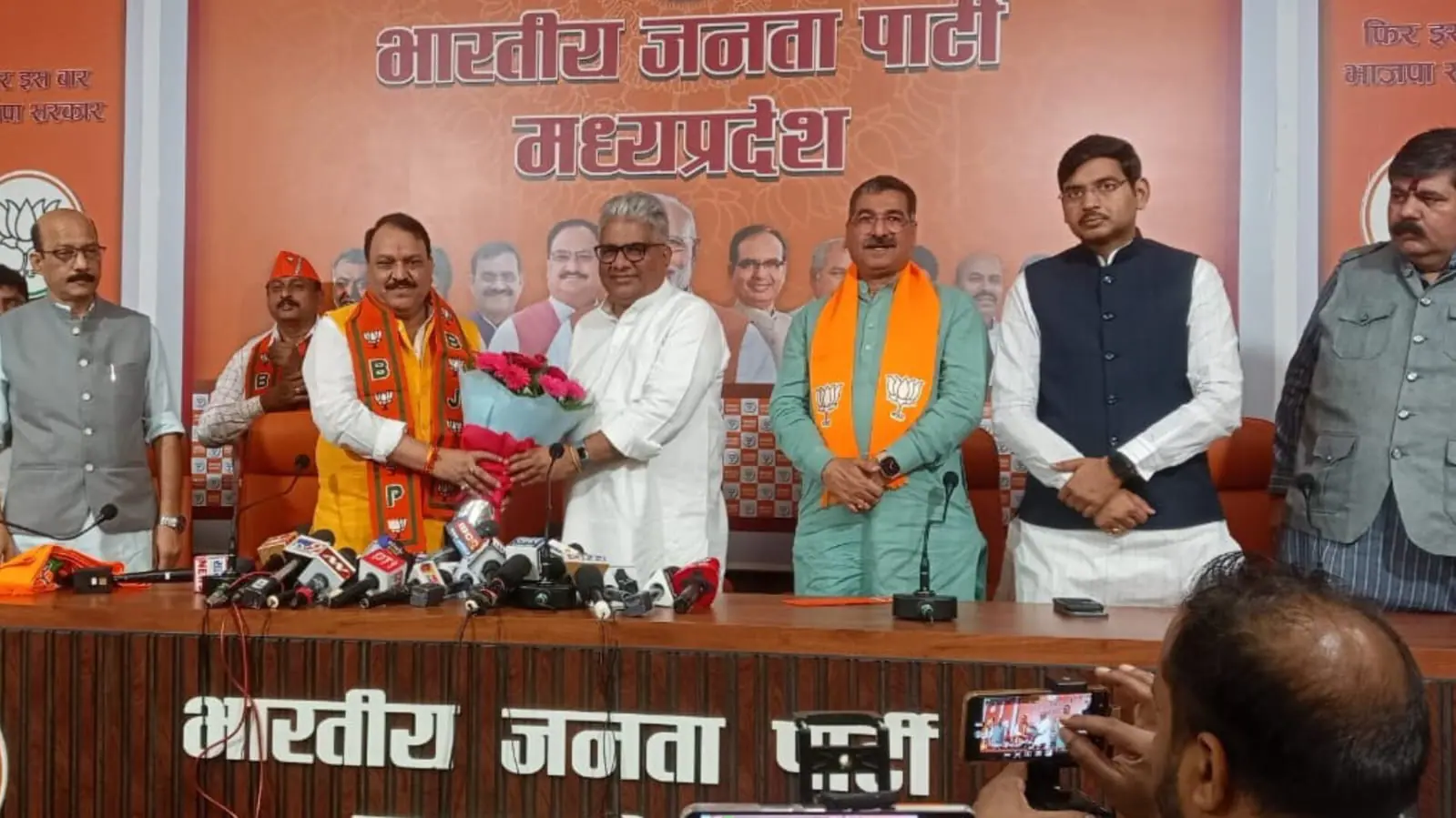 रिटायर्ड आरटीओ, सर्व मीणा समाज के प्रदेश अध्यक्ष ने ज्वाइन की भाजपा