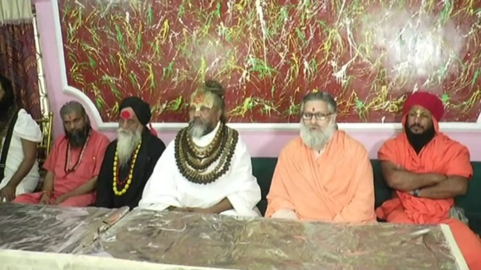 कम्प्यूटर बाबा का शिवराज सरकार पर हमला, बोले-गौमाता वोट तो नहीं देती श्राप जरूर देती है, कमलनाथ का किया समर्थन
