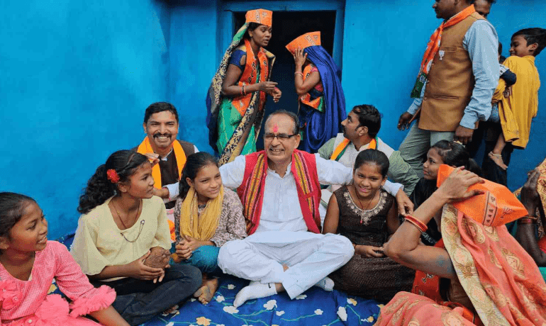 कमलनाथ आपने तो गरीब बहन के लड्डू और लैपटाप छीन लिए – शिवराज सिंह चौहान