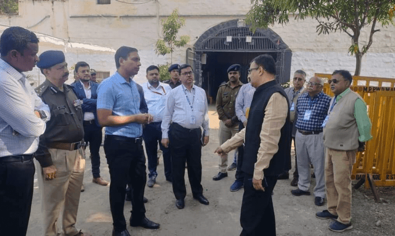 मुख्य निर्वाचन पदाधिकारी अनुपम राजन ने भोपाल में मतगणना स्थल का निरीक्षण कर तैयारियों का लिया जायजा