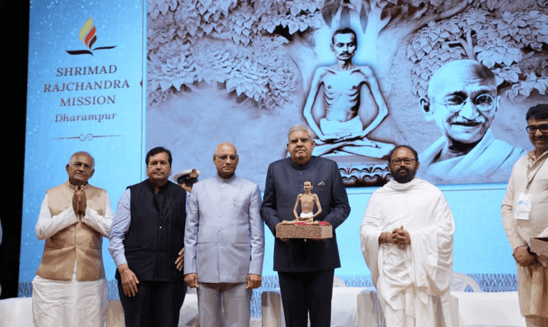 पिछली शताब्दी के महापुरुष महात्मा गांधी थे, नरेंद्र मोदी इस शताब्दी के युग पुरुष – उपराष्ट्रपति जगदीप धनखड़