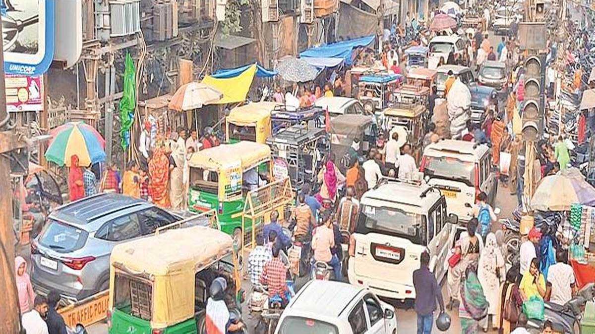 बिना निरीक्षक के चल रहे यातायात थाने