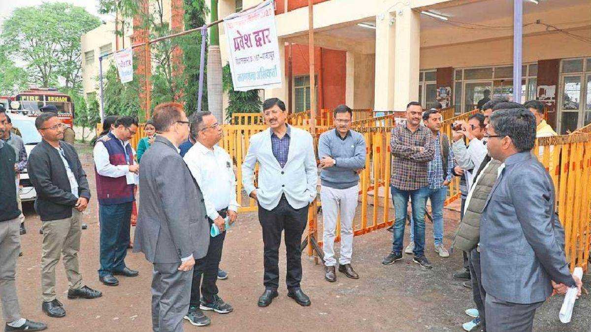 शाजापुर में मतगणना केंद्र में कैलकुलेटर प्रतिबंधित, पासधारक को ही प्रवेश