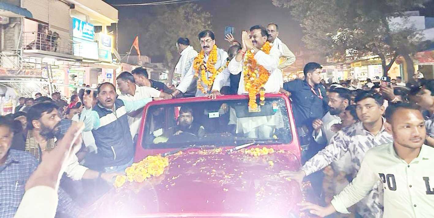 विधायक दोगने का 100 किलो लड्डू से तुलादान
