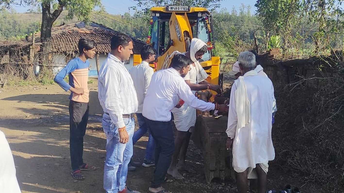 टेमरूबहार में नल जल योजना का शुभारंभ