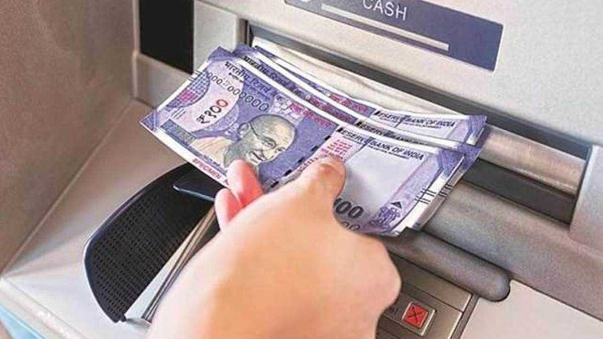 सबलगढ़ में एटीएम काटकर 22 लाख रुपये चोरी