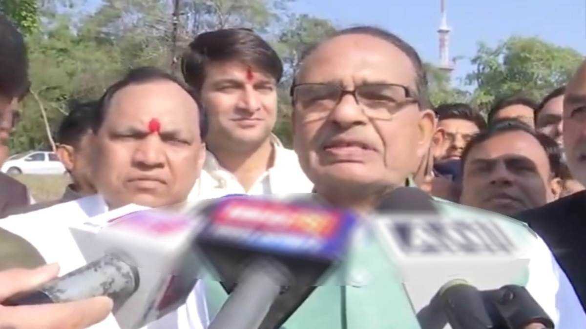 शिवराज बोले- अब विदा जस की तस रख दीनी चदरिया, जनता ने रोका काफिला, लगाए ‘मामा’ के नारे