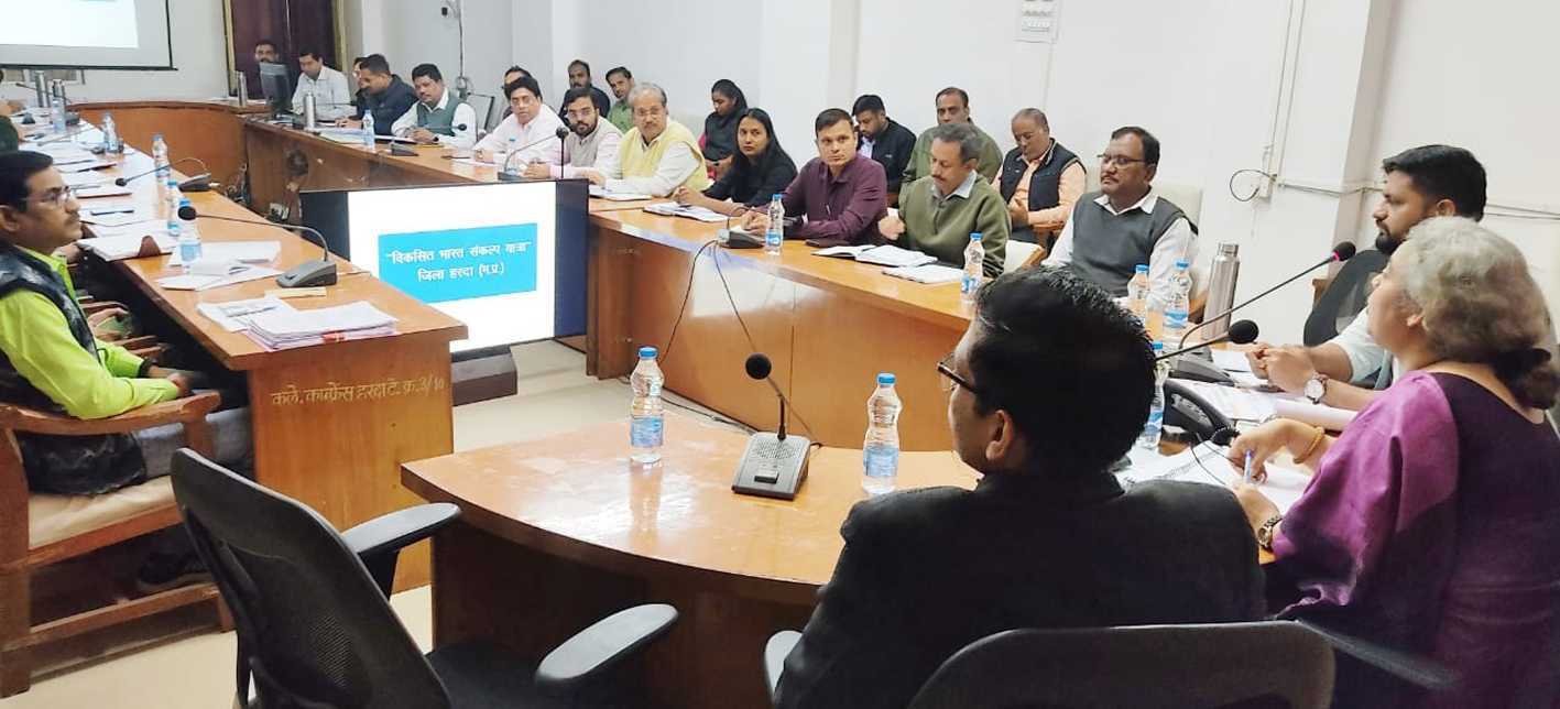 हितग्राहियों को योजनाओं का लाभ दिलाएं