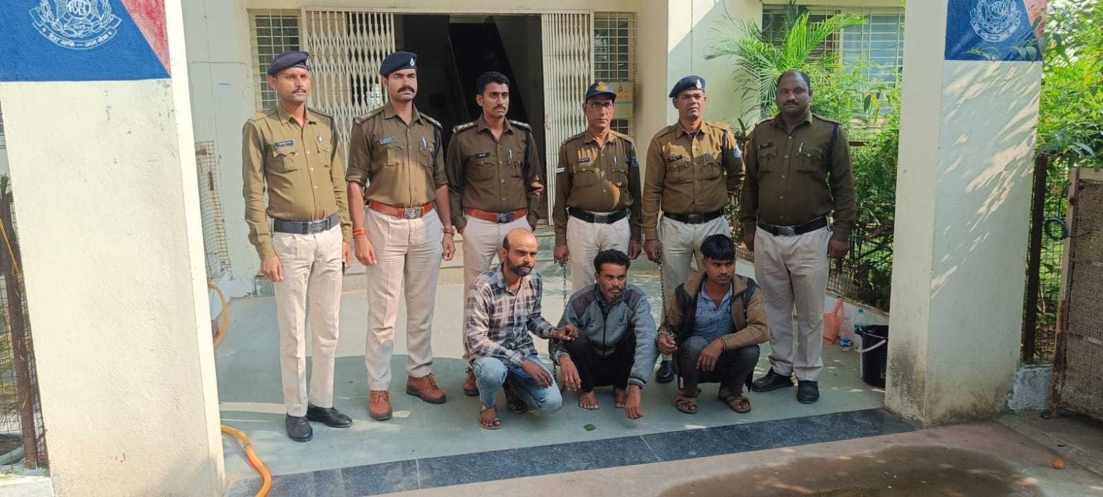 प्रेमी के संग रहने पत्नी ने मिलकर कराई पति की निर्मम हत्या