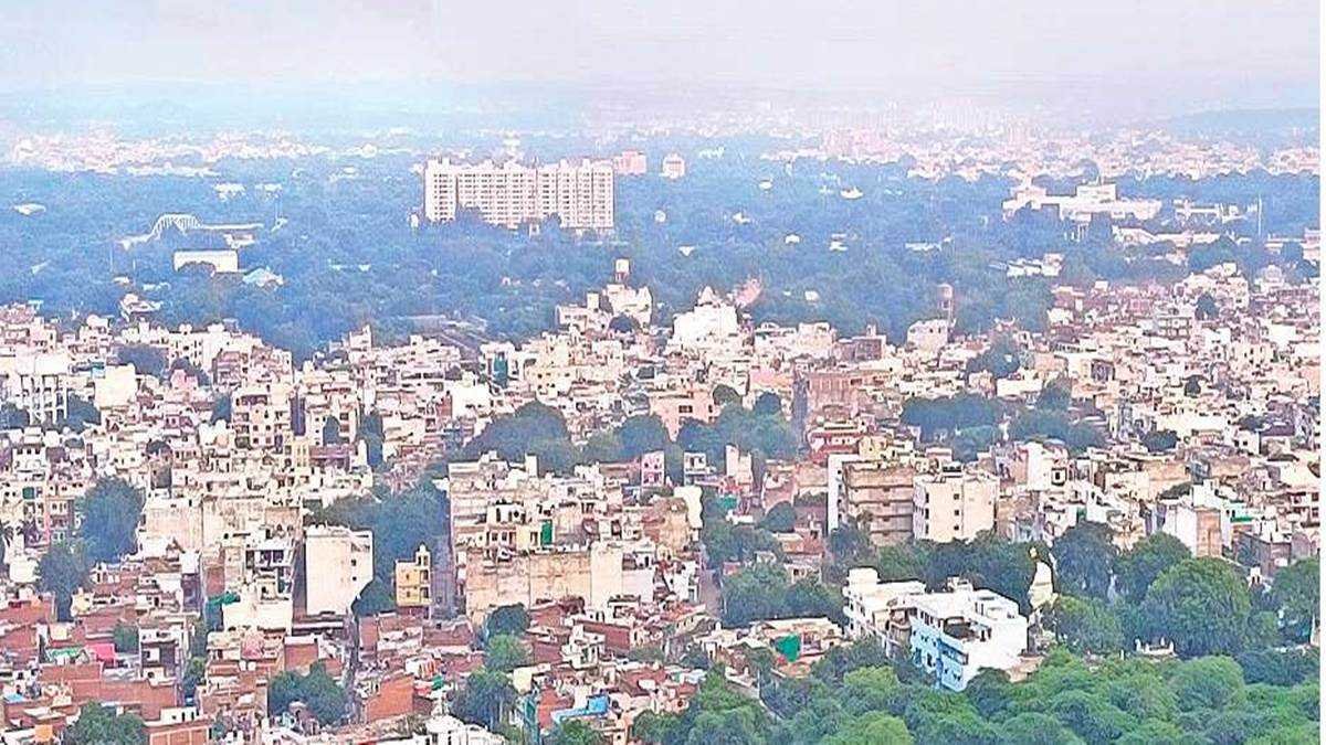 धूल को नहीं रोक सका अमला, दिखावा साबित हो रही वाटर फागर मशीन