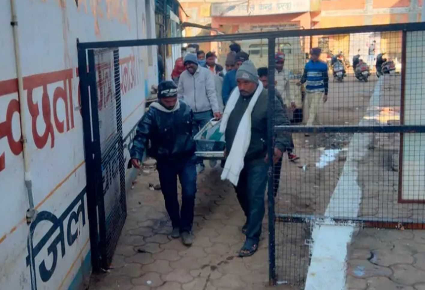 अप्रिय हादसा….  मकान की बालकनी से गिरे बुजुर्ग की मौत