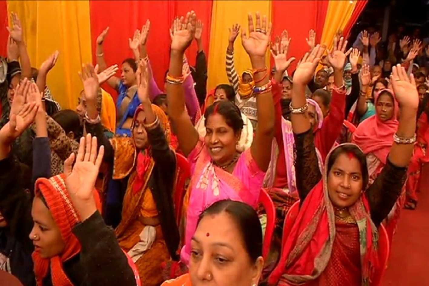 धार्मिक आयोजन…  कथा के दूसरे दिन जमकर झूमे श्रद्धालु