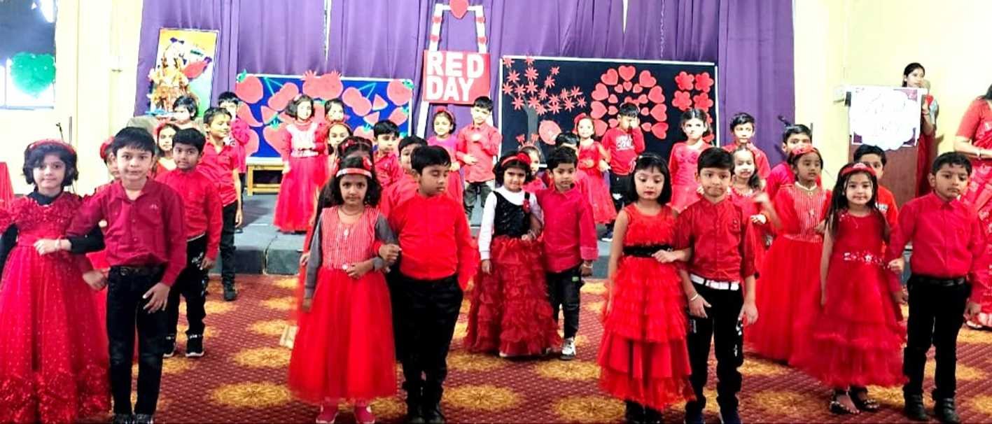 संस्कार विद्या पीठ में मनाया रेड-डे सेलिब्रेशन