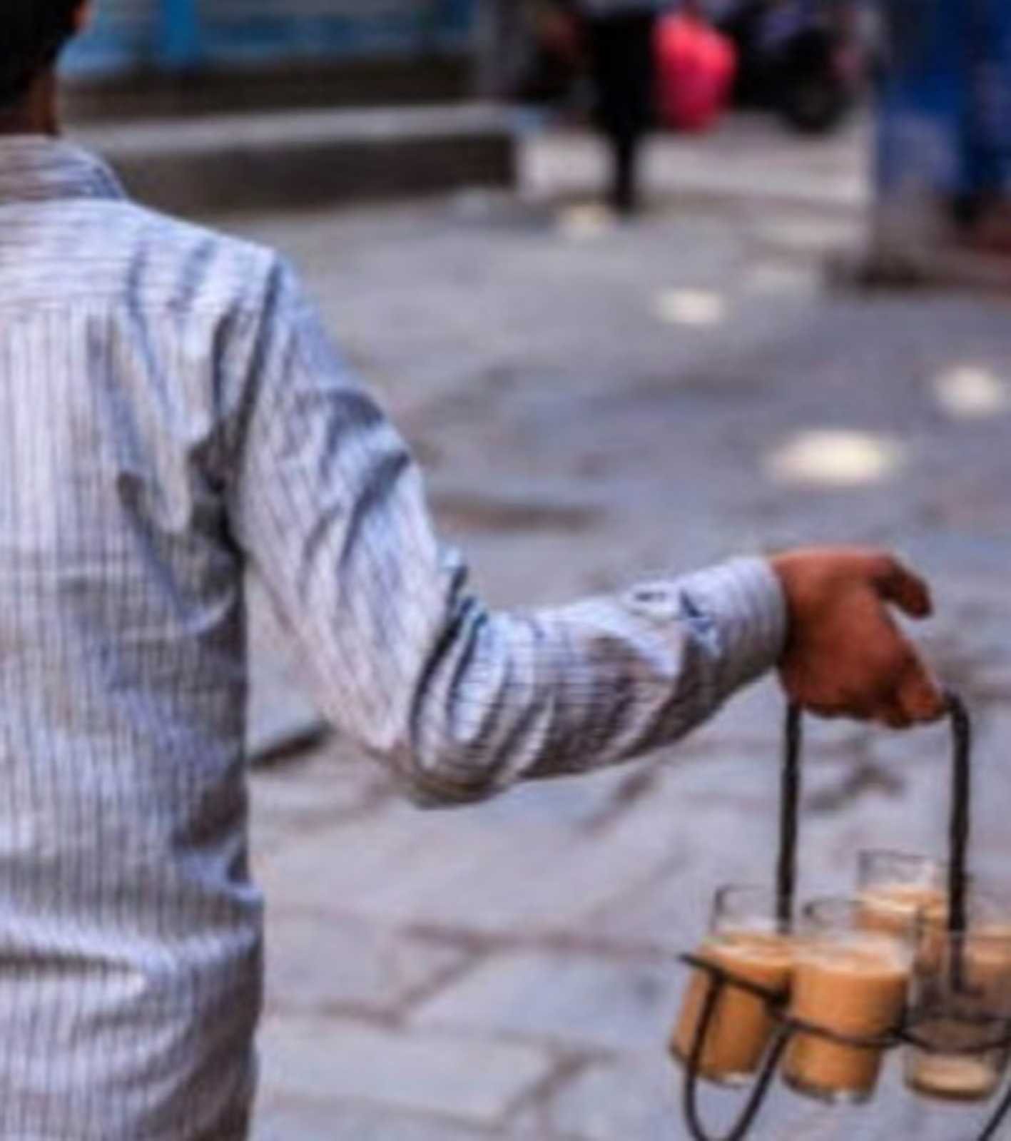 बालश्रम कानून की उड़ रही धज्जियां…  पढ़ाई के बजाय दो पैसे की जुगत में बचपन