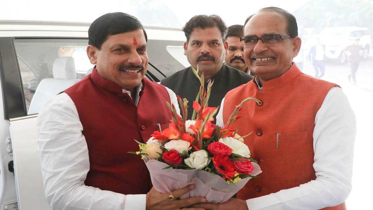 पूर्व सीएम श‍िवराज सिंह चौहान से मिले मुख्‍यमंत्री मोहन यादव