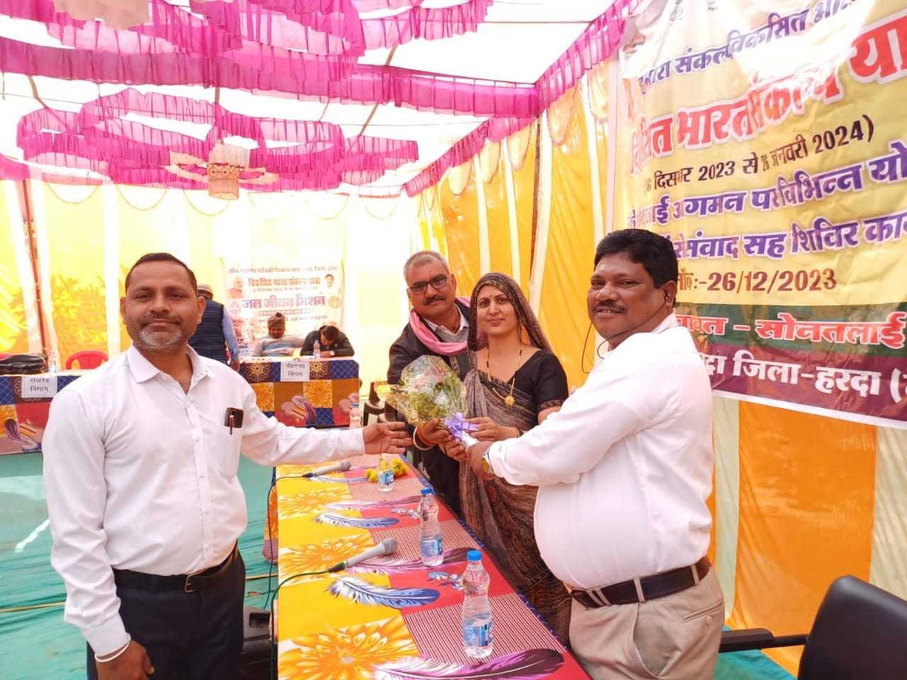 भारत संकल्प यात्रा- ग्रामीणों को मिल रहा लाभ योजनाओं का लाभ