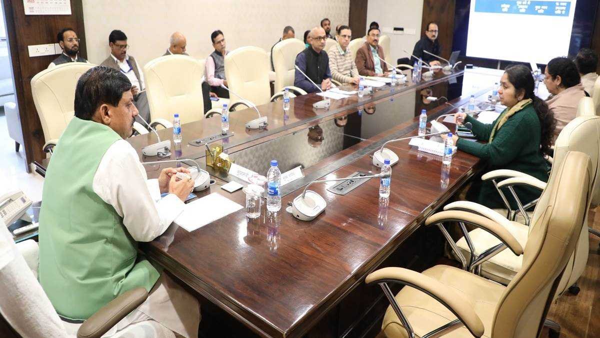 मुख्‍यमंत्री ने ली स्‍कूली शिक्षा विभाग की समीक्षा बैठक, दिए आवश्‍यक निर्देश