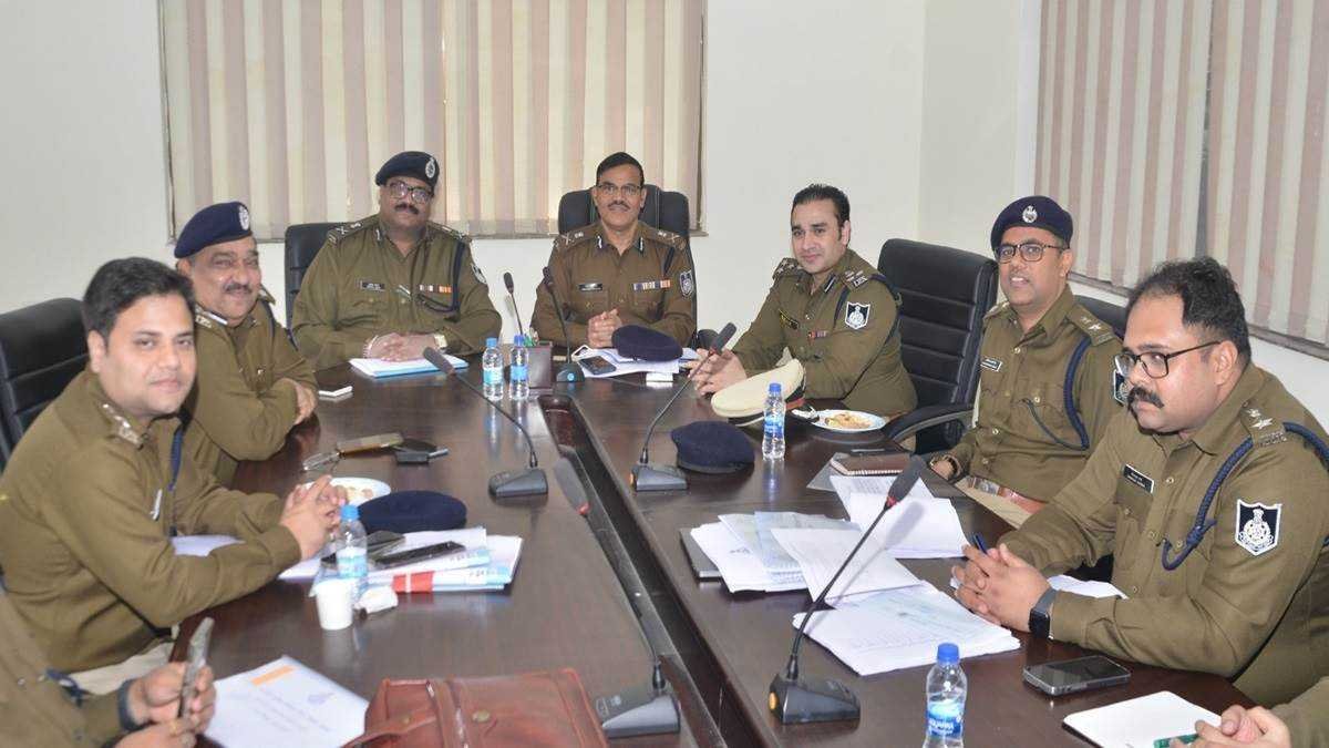साढ़े 12 बजे तक ही होगा नववर्ष का गीत-संगीत, डीजे प्रतिबंधित
